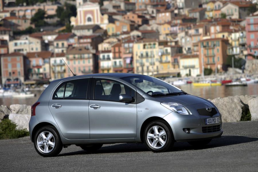  Toyota Yaris 2005 года  (фото 107 из 165)